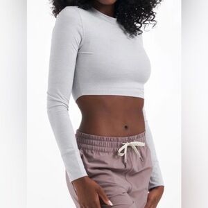 Vuori Platinum Heather Grey Lux Long Sleeve Crop Tee